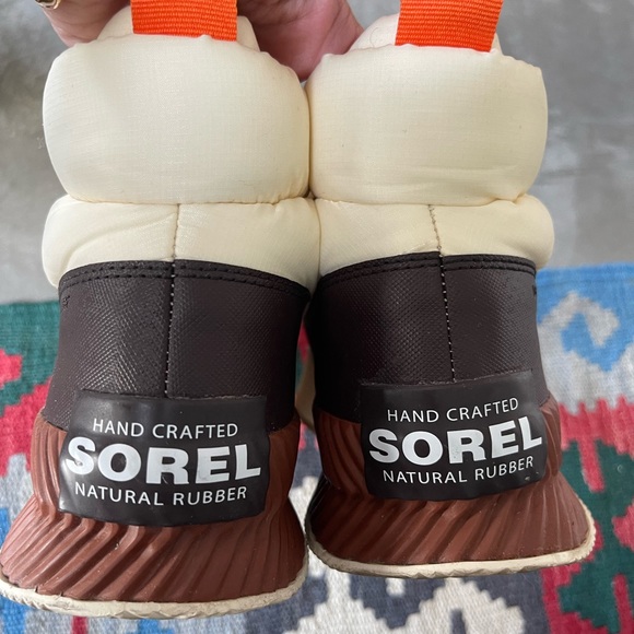 Sorel Out ‘N About Puffy Waterproof Zip Boot Woman 9 - Picture 4 of 16